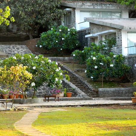 V Resorts Mahua Bagh Murud Nāndgaon Dış mekan fotoğraf